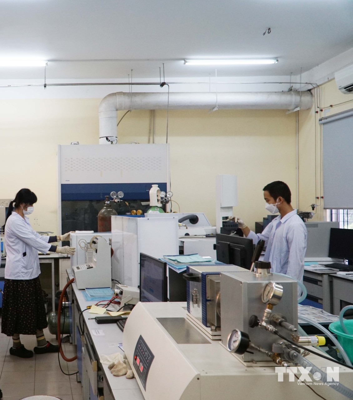 Viện Công nghệ vật liệu tiên tiến Đại học Quốc gia Thành phố Hồ Chí Minh được phê duyệt đề án CoE, với mục tiêu trở thành trung tâm đạt chuẩn quốc tế trong lĩnh vực vật liệu tiên tiến. (Ảnh: Thu Hoài/TTXVN)